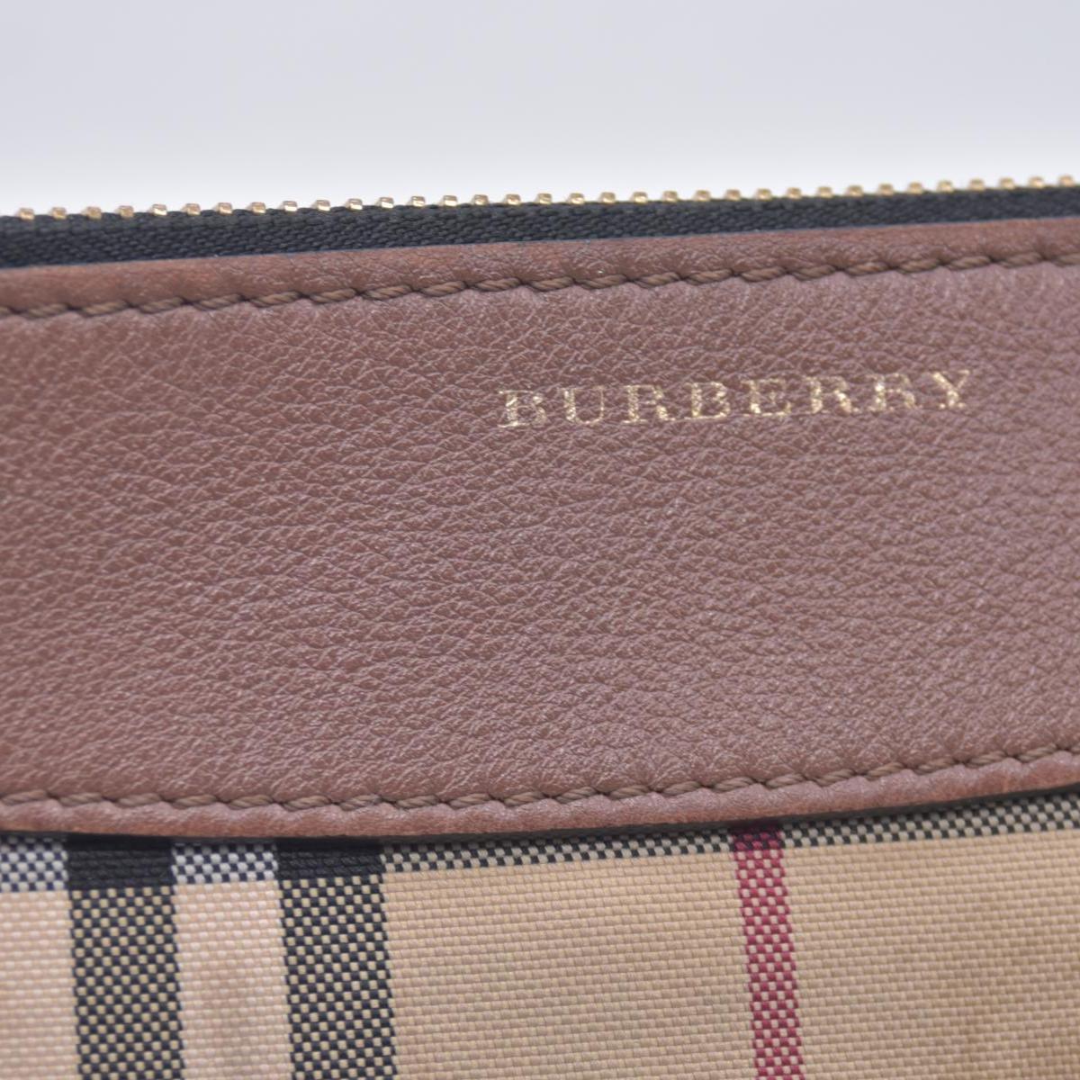 $695  WELL WORN Burberry Horseferry Check Peyton Crossbody Clutch Bag Black CONSIGNMENT