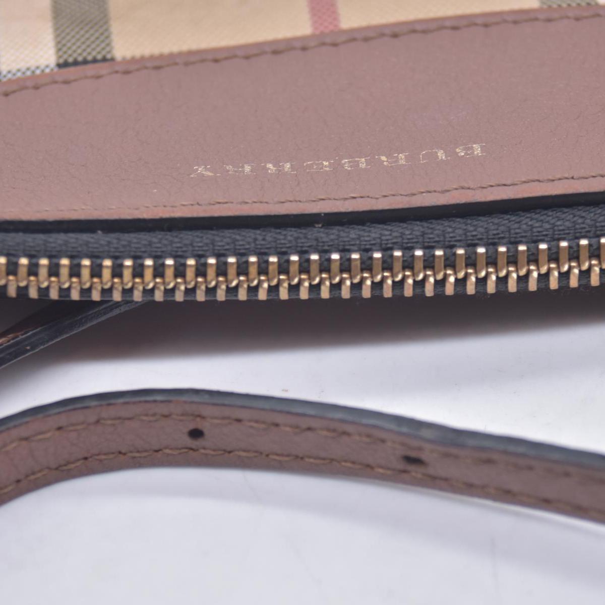 $695  WELL WORN Burberry Horseferry Check Peyton Crossbody Clutch Bag Black CONSIGNMENT
