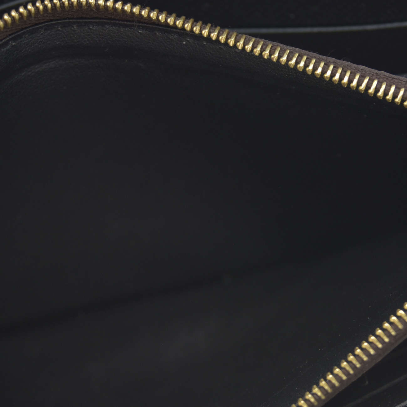 $885 RFID Louis Vuitton Reverse Monogram Giant Sarah Wallet
