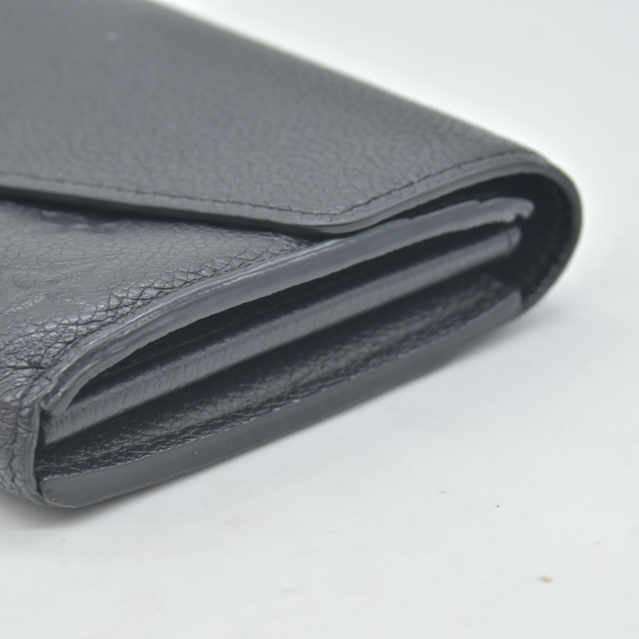 $1060 RFID Louis Vuitton Empreinte Sarah Wallet NM Black