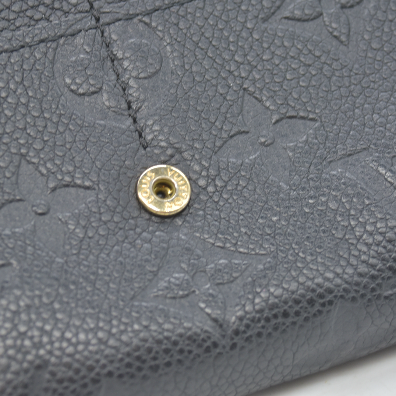 $1060 RFID Louis Vuitton Empreinte Sarah Wallet NM Black