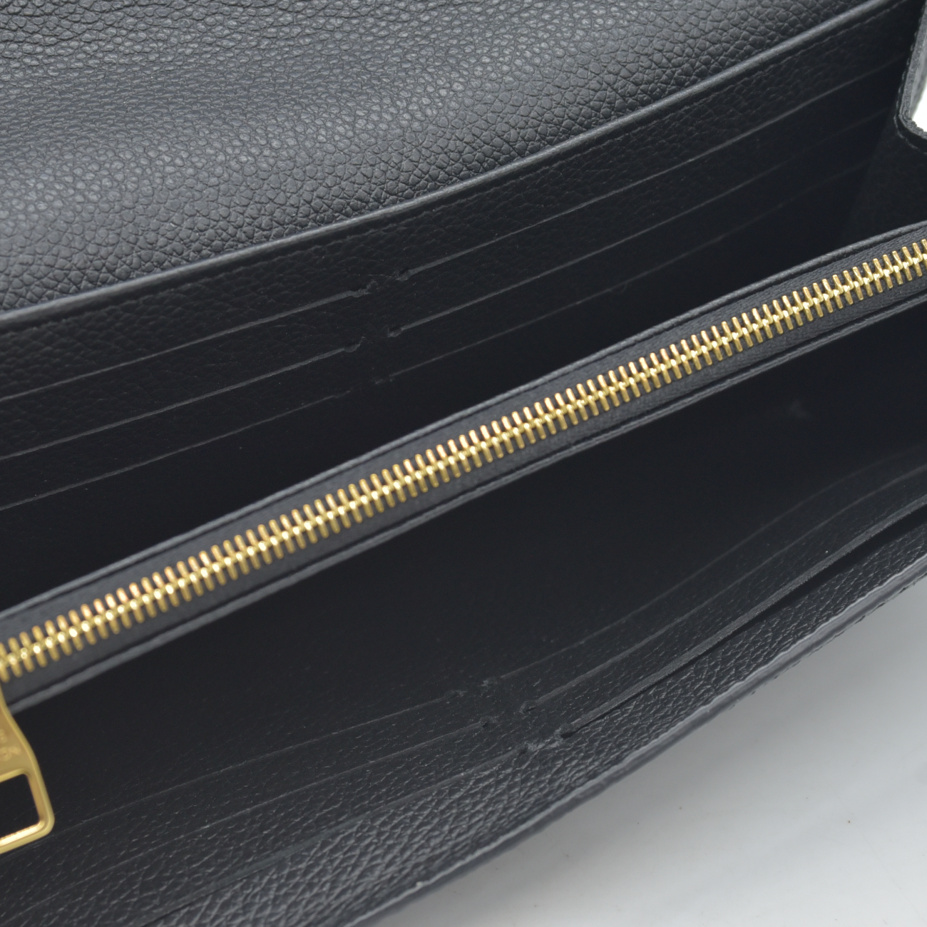 $1060 RFID Louis Vuitton Empreinte Sarah Wallet NM Black