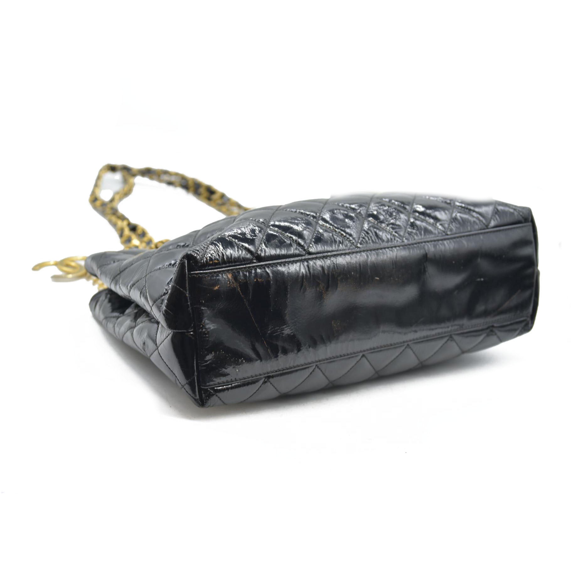 CHANEL Matelasse Chain Shoulder Bag Patent leather Black Gold CC