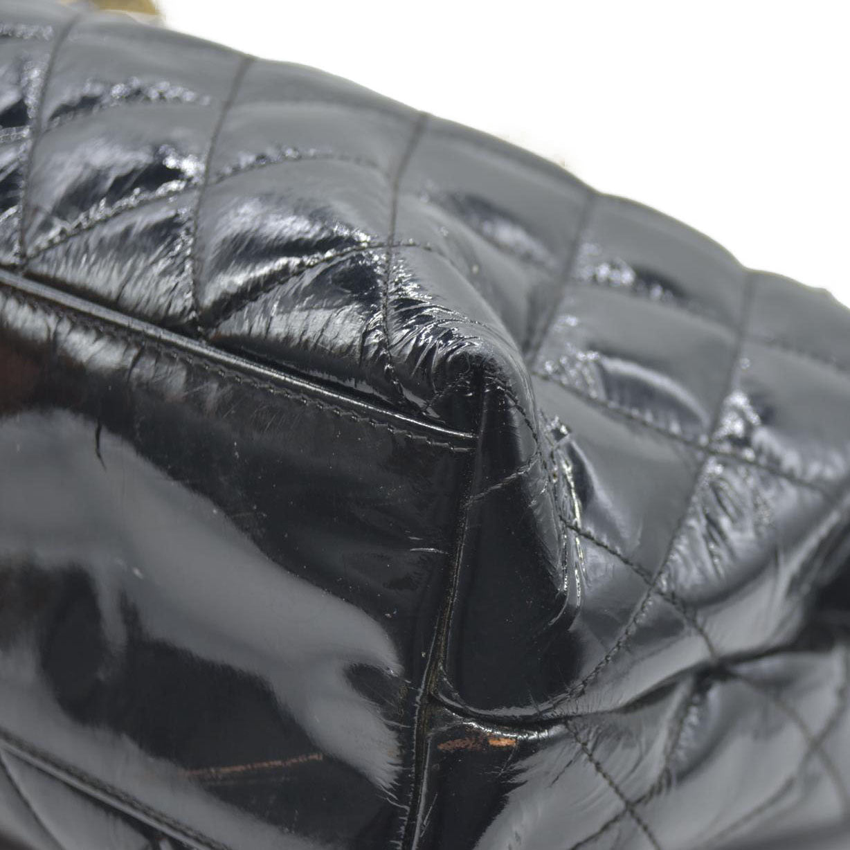 CHANEL Matelasse Chain Shoulder Bag Patent leather Black Gold CC