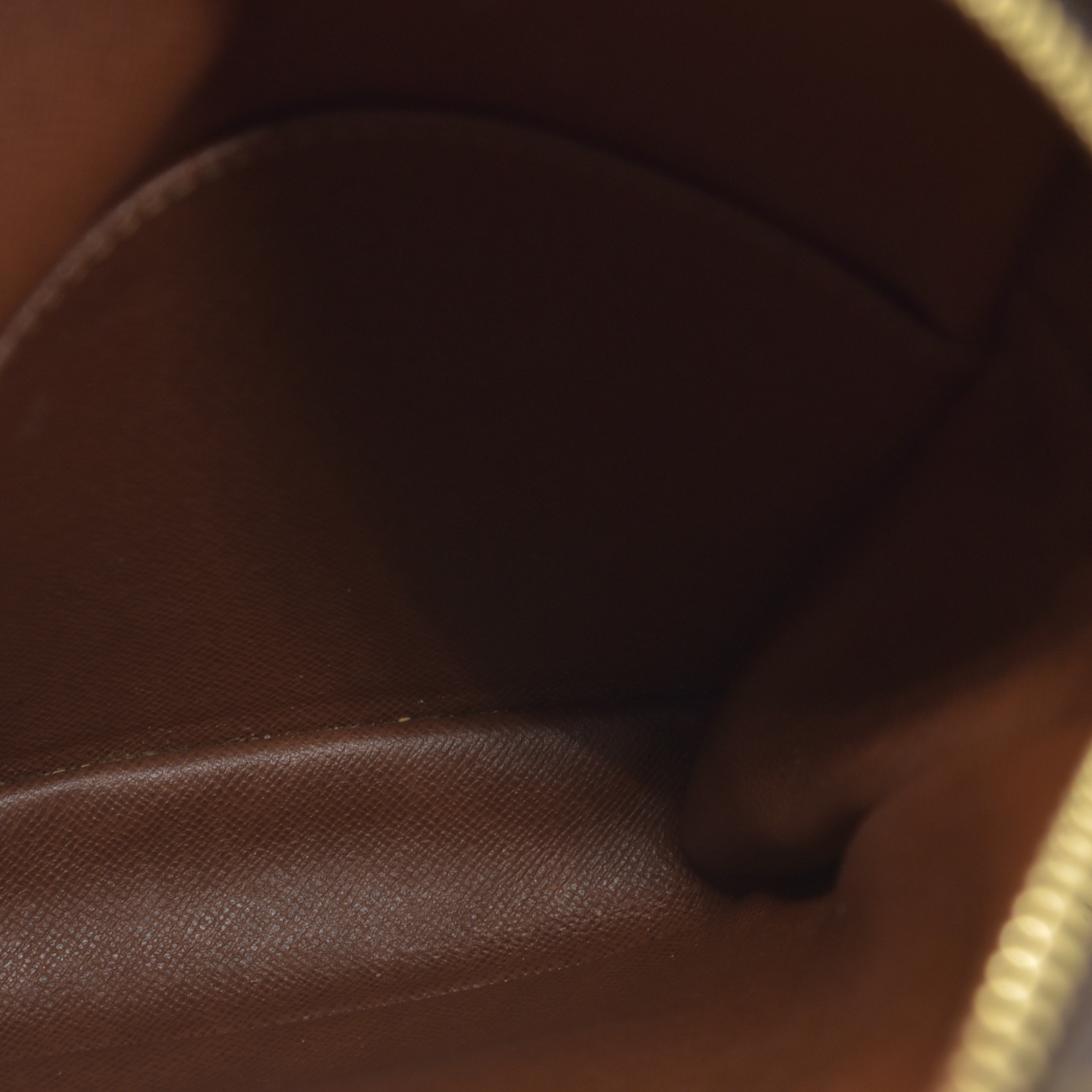 $995 2001 Louis Vuitton Amazone Monogram Crossbody Bag AR0021 CONSIGNMENT