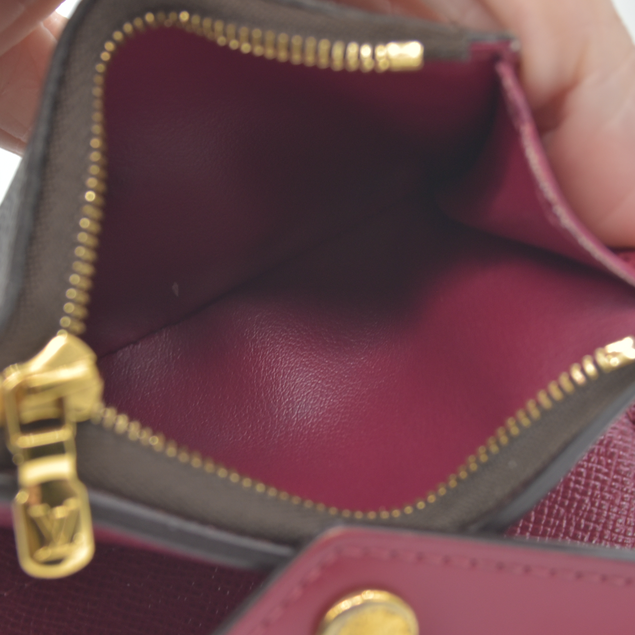 $535 2019 Louis Vuitton Monogram Zoe Wallet Fuchsia MI4189