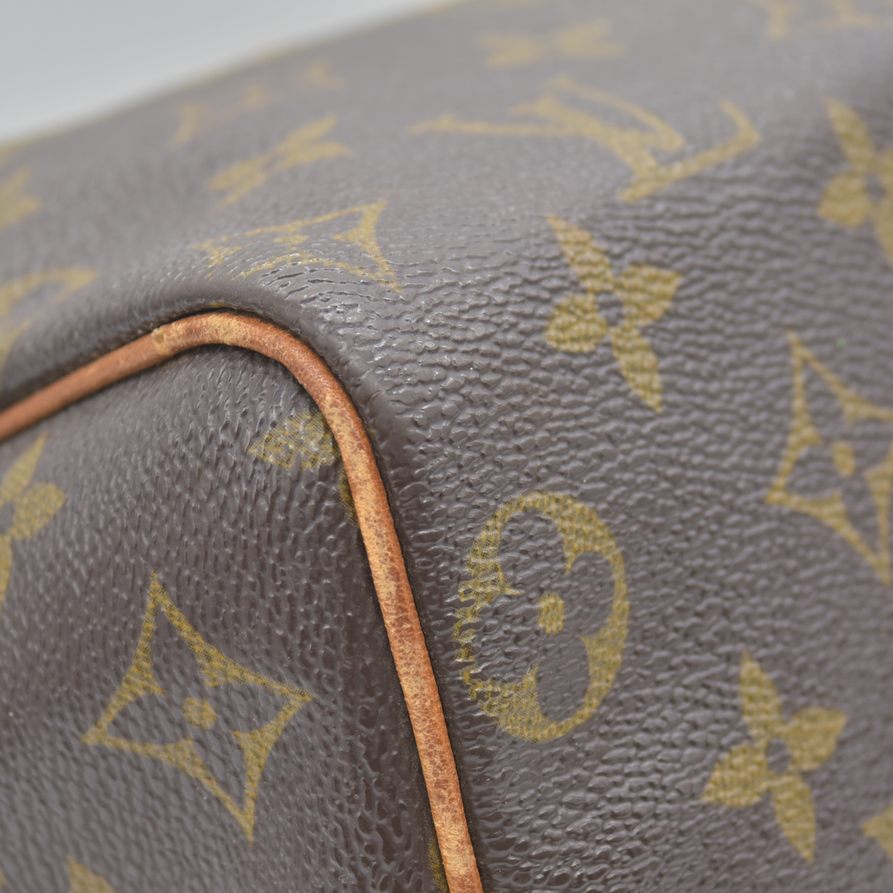 $1490 1990 Louis Vuitton Monogram Speedy 25 MI1920
