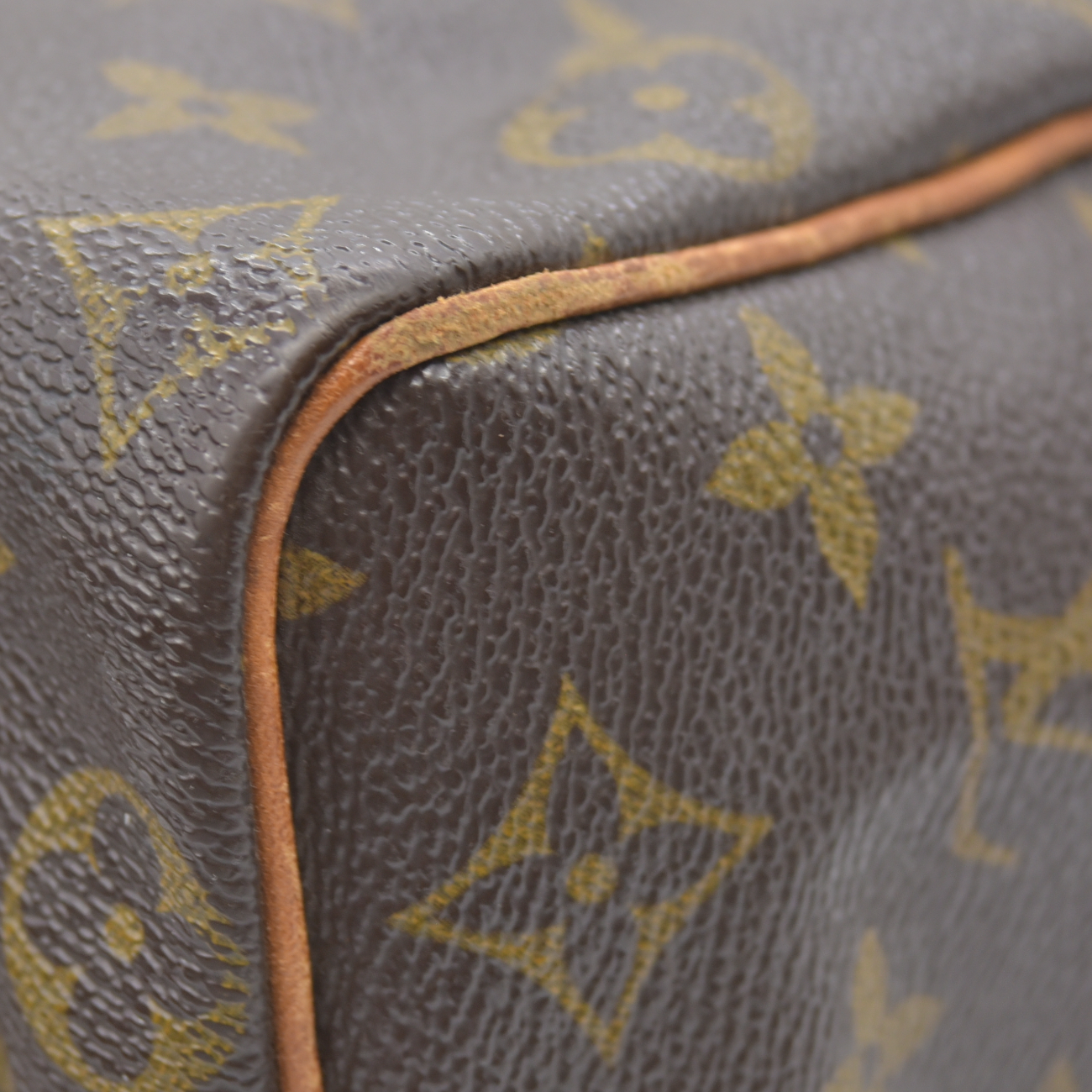$1490 1990 Louis Vuitton Monogram Speedy 25 MI1920