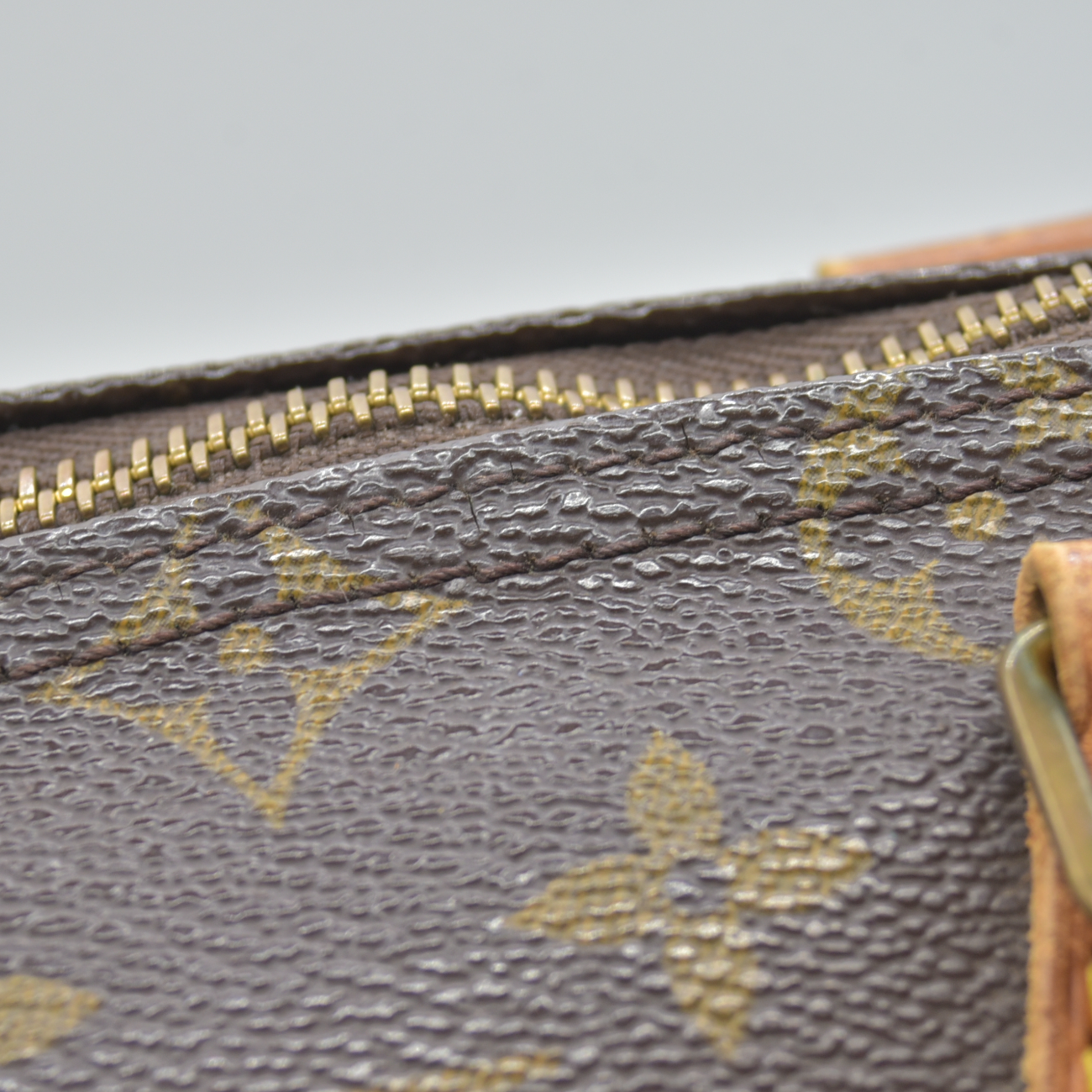 $1490 1990 Louis Vuitton Monogram Speedy 25 MI1920
