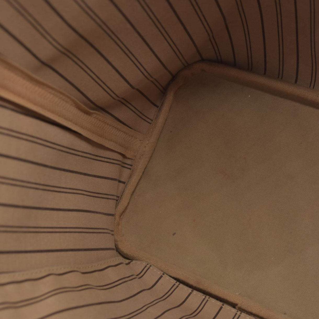 $2170 Louis Vuitton 2021 LV Monogram Neverfull MM