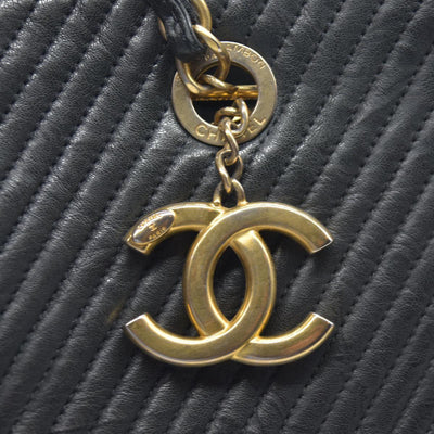 $4500 Chanel Large Surpique Chevron Tote