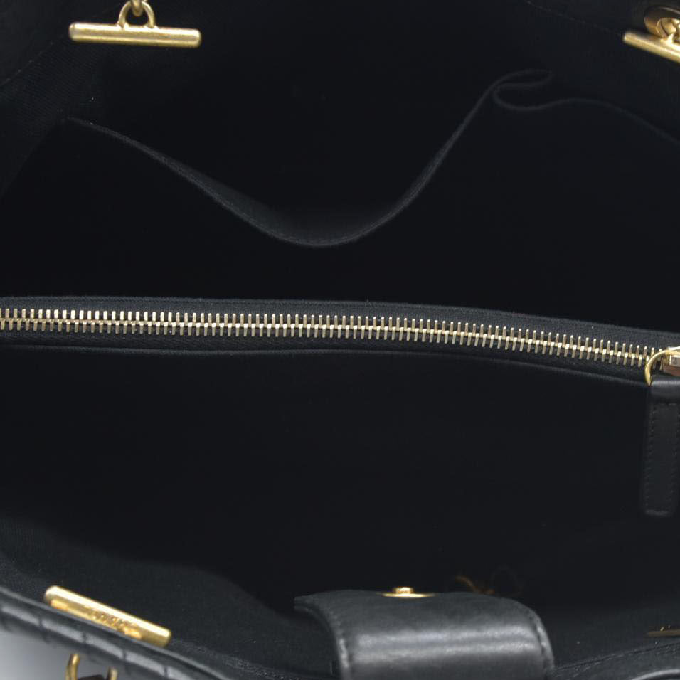 $4500 Chanel Large Surpique Chevron Tote