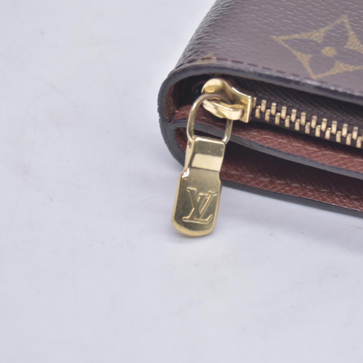 $620 LOUIS VUITTON Monogram Compact Zip Wallet CONSIGNMENT