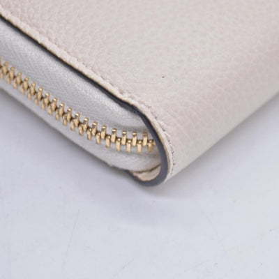 $890 GUCCI Calfskin Zumi Zip Around Wallet Off White CONSIGNMENT