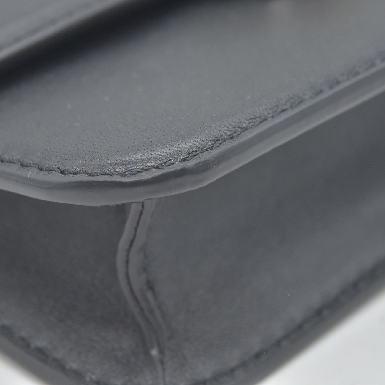 $2080 RFID Louis Vuitton Calfskin LV Bloom Wallet On Chain Black