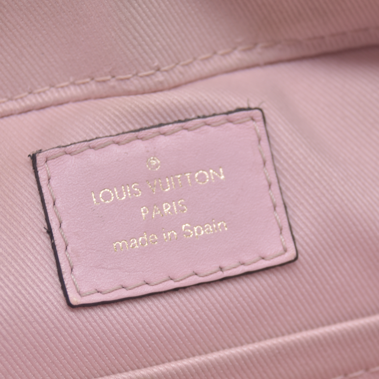 $1720 2019 Louis Vuitton Damier Azur Saintonge Eau De Rose CA0139