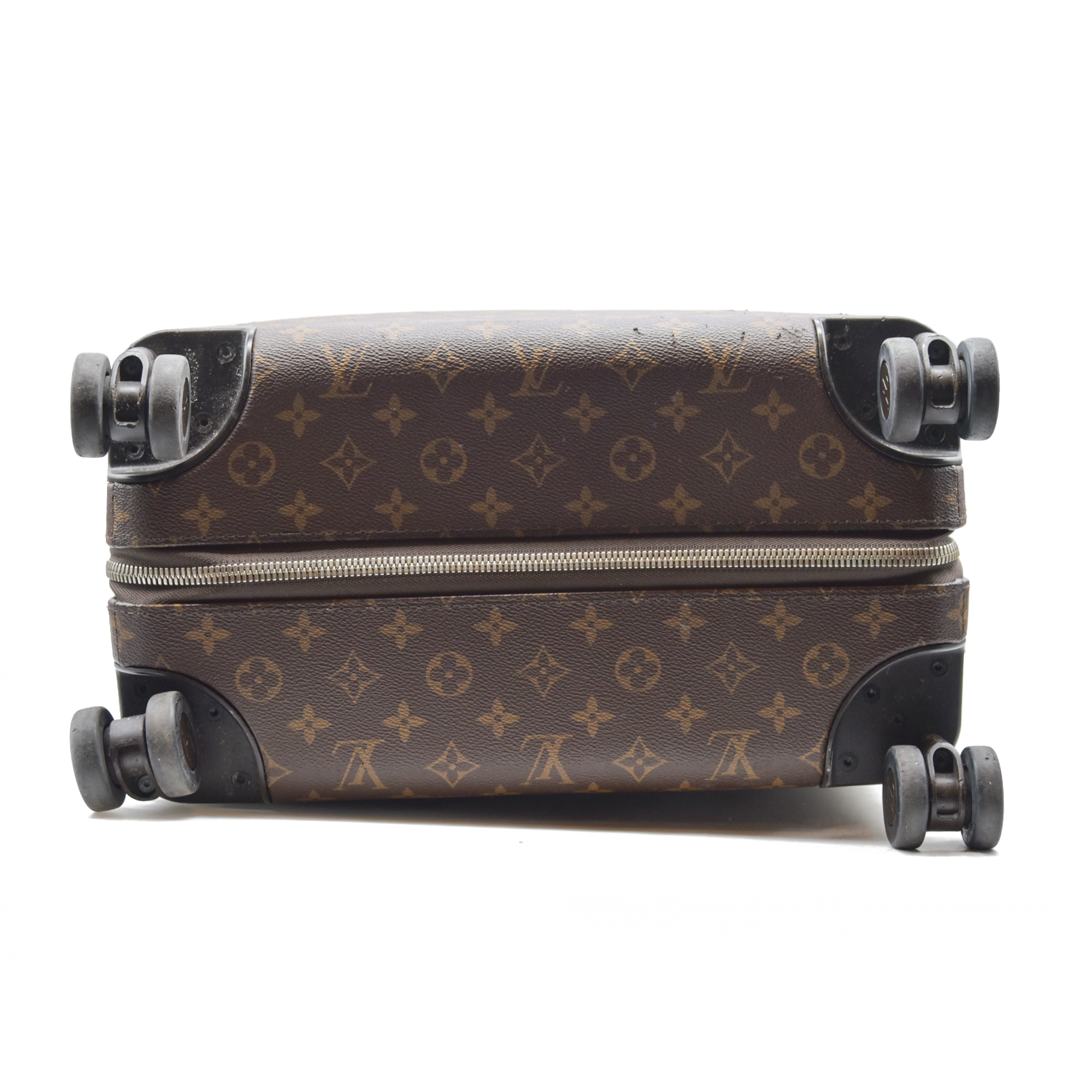 $2980 Louis Vuitton  Monogram Horizon 50 with dust bag