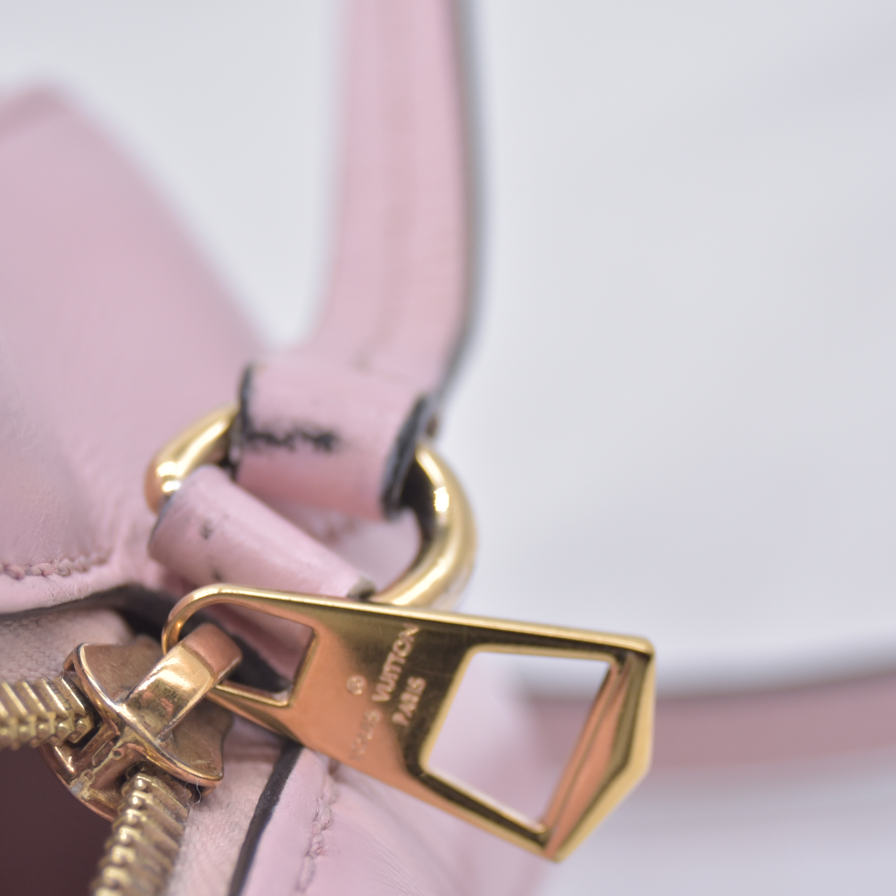 $1720 2019 Louis Vuitton Damier Azur Saintonge Eau De Rose CA0139