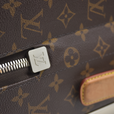 $2980 Louis Vuitton  Monogram Horizon 50 with dust bag