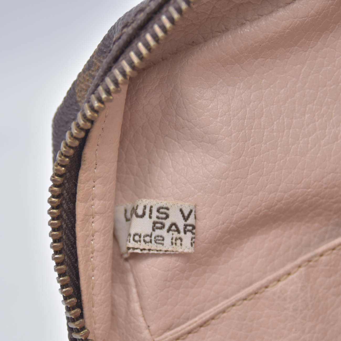 $730 1988 Louis Vuitton Monogram Trousse Toilette 23 Cosmetics Pouch (883TH)