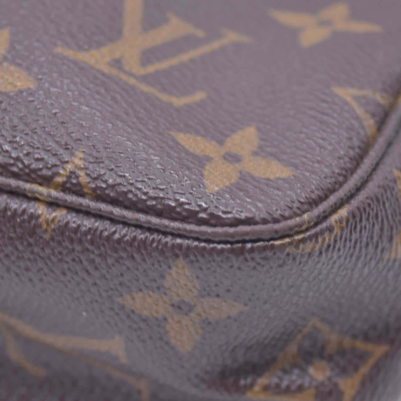 $730 1988 Louis Vuitton Monogram Trousse Toilette 23 Cosmetics Pouch (883TH)