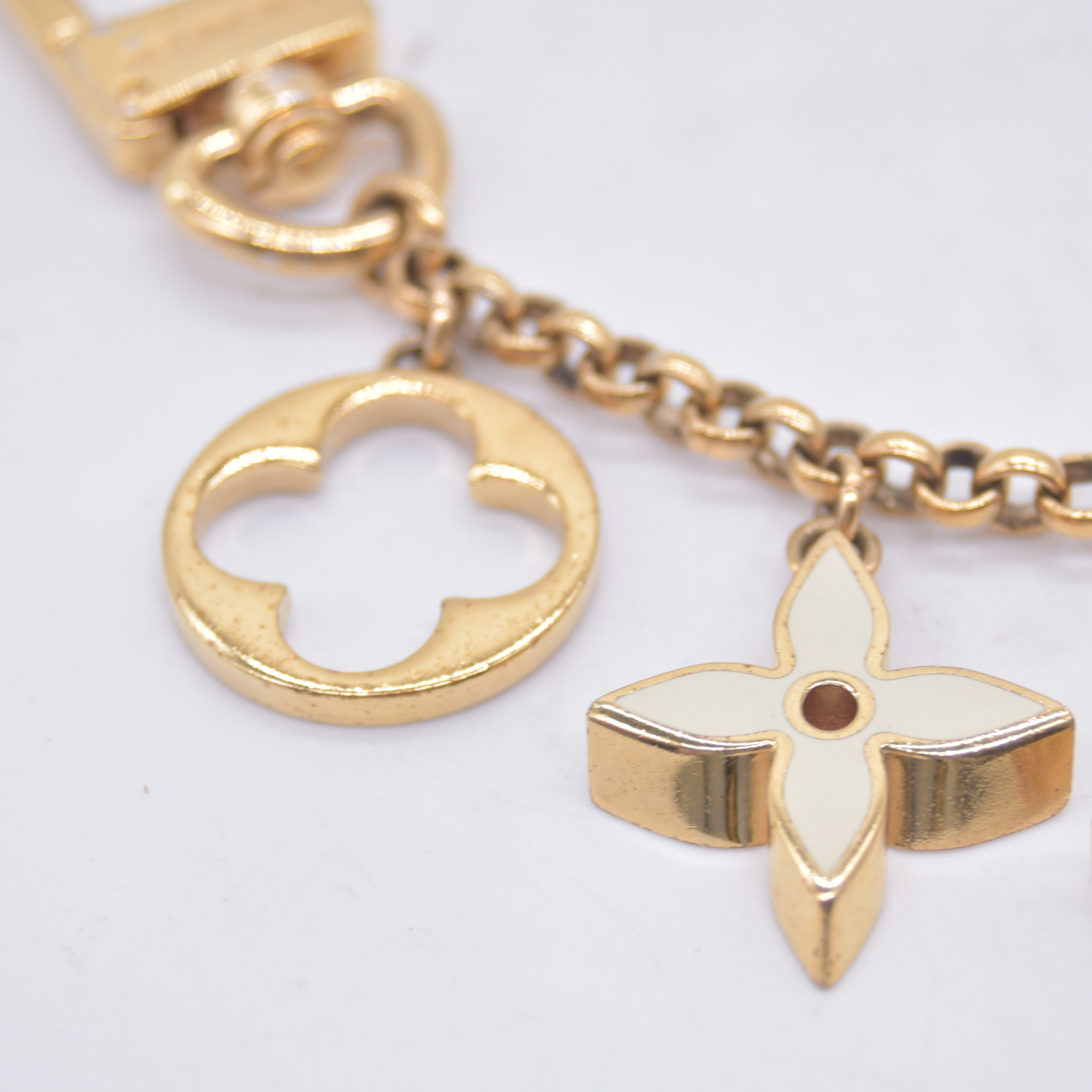$675 2014 Louis Vuitton Fleur De Monogram Bag Charm DR0154 10020756