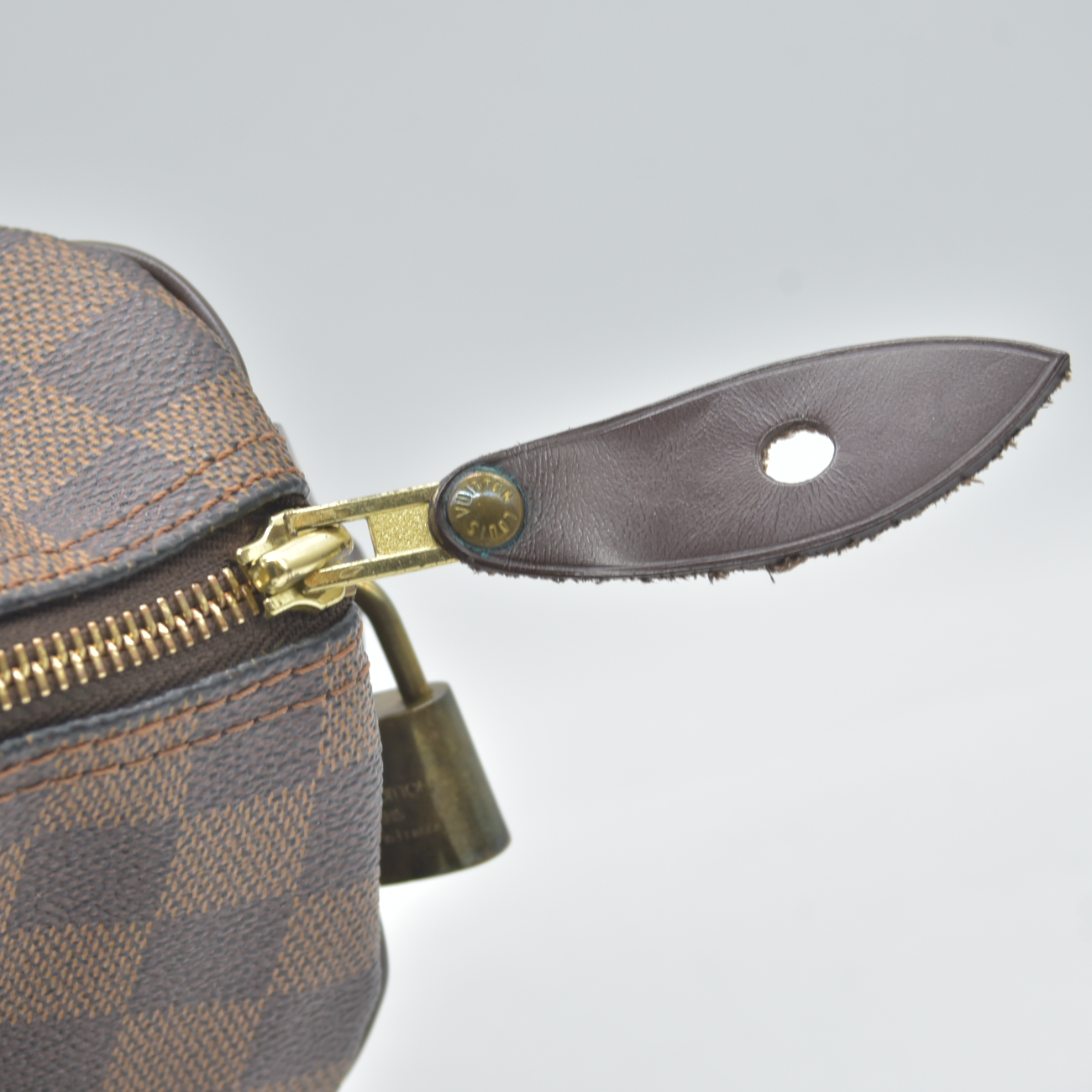 $1490 2006 Louis Vuitton Damier Ebene Speedy 25 SD0066