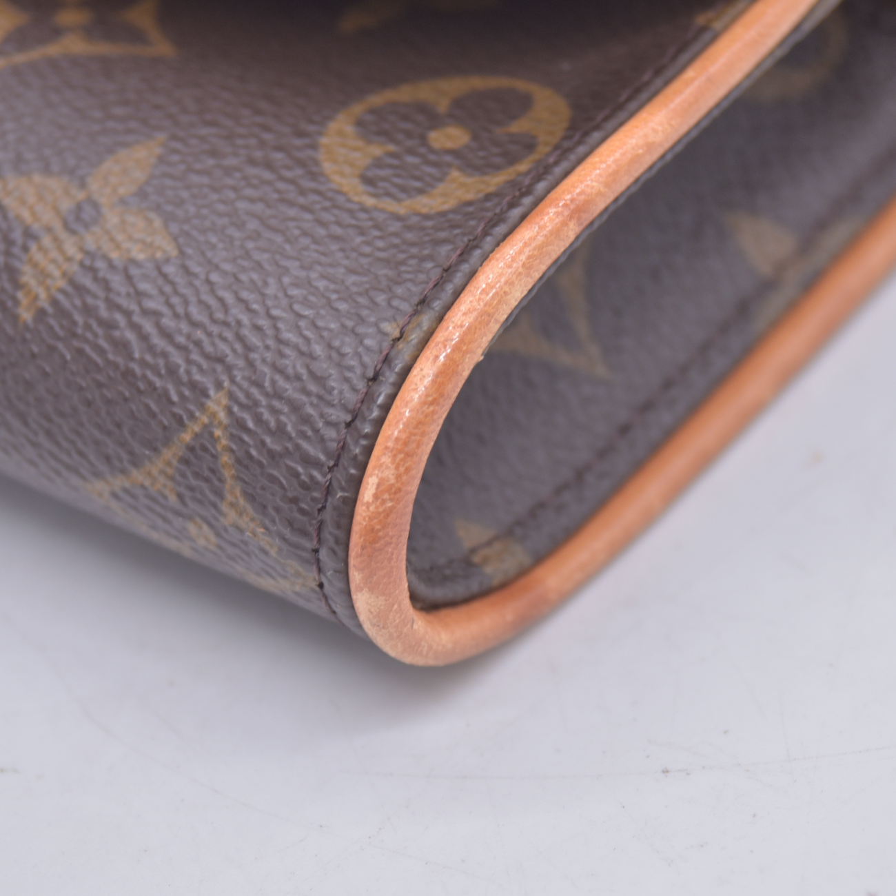 $630 1999 Louis Vuitton Monogram Pochette Twin PM Shoulder Bag Pouch (SD1909)