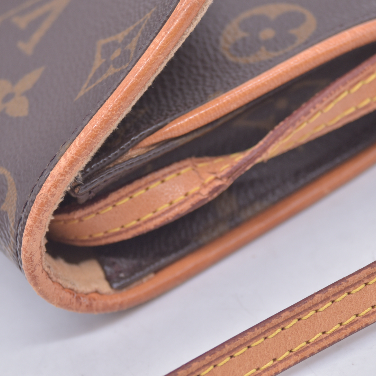 $630 1999 Louis Vuitton Monogram Pochette Twin PM Shoulder Bag Pouch (SD1909)