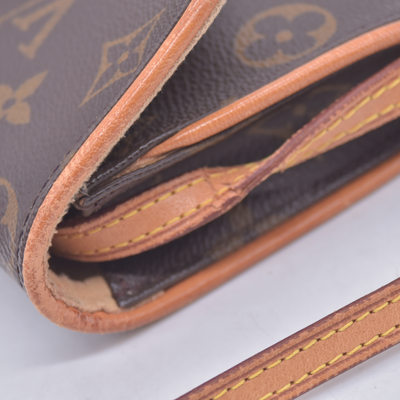 $630 1999 Louis Vuitton Monogram Pochette Twin PM Shoulder Bag Pouch (SD1909)