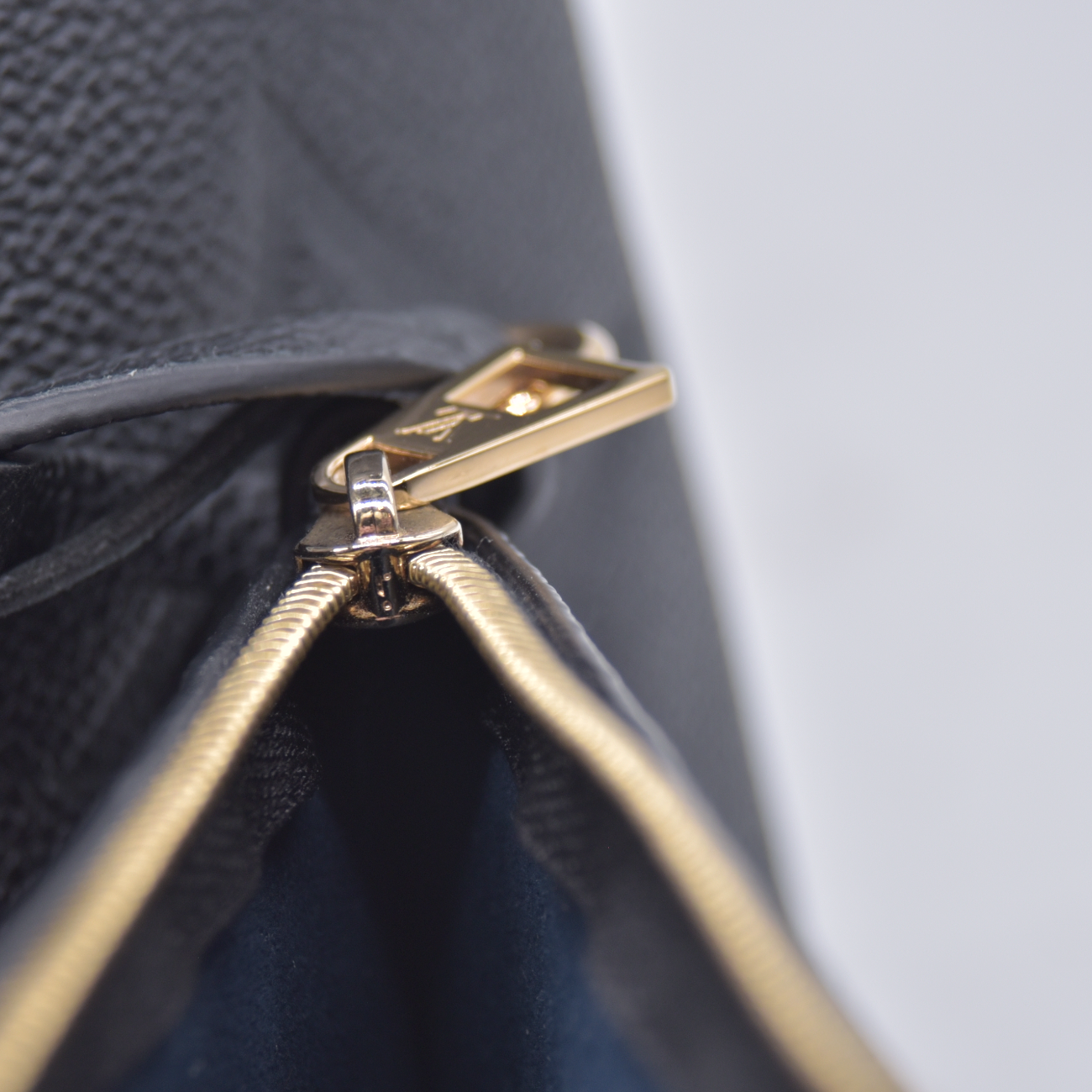 $3100 RFID RECEIPT Louis Vuitton Empreinte Carryall PM Black
