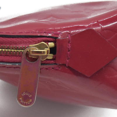 $530 Louis Vuitton Vernis Cosmetic Pouch Pomme D'Amour  CONSIGNMENT