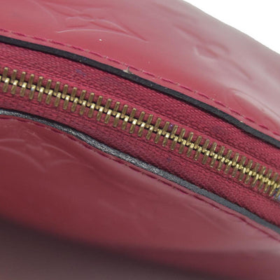 $530 Louis Vuitton Vernis Cosmetic Pouch Pomme D'Amour  CONSIGNMENT