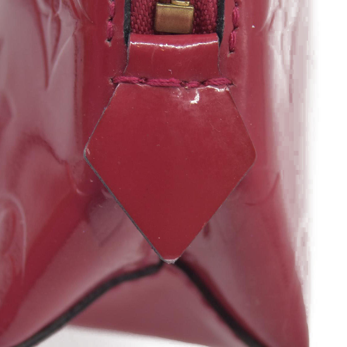 $530 Louis Vuitton Vernis Cosmetic Pouch Pomme D'Amour  CONSIGNMENT