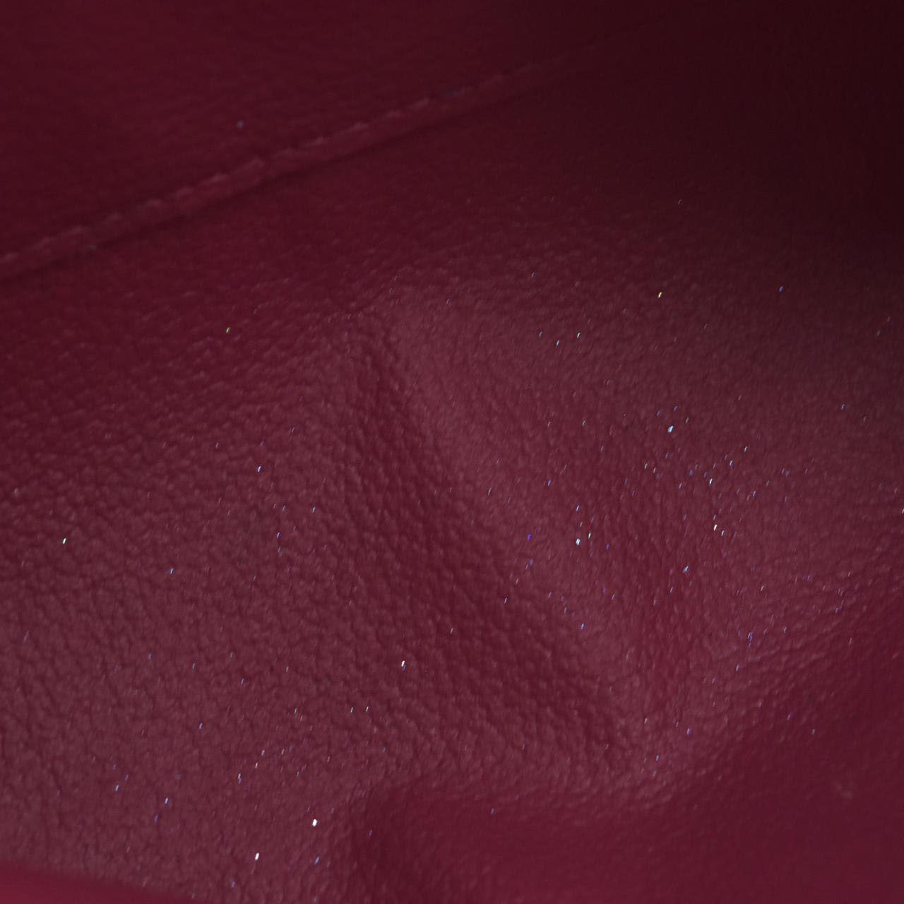 $530 Louis Vuitton Vernis Cosmetic Pouch Pomme D'Amour  CONSIGNMENT