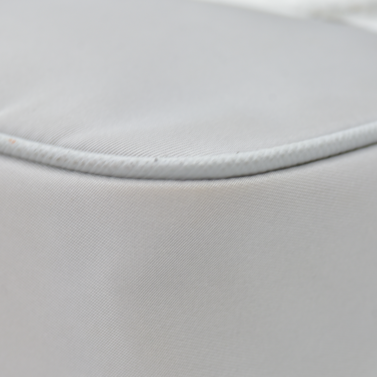$2250 Prada Nylon Re-Edition 2005 Shoulder Bag Silver 10020038