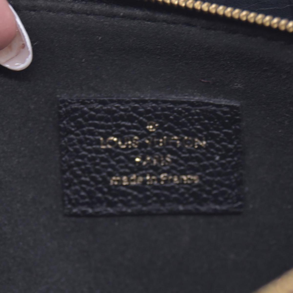 $3200 Louis Vuitton Empreinte Monogram Giant Multi Pochette Accessories Black