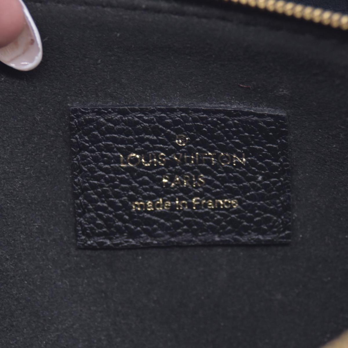 $3200 Louis Vuitton Empreinte Monogram Giant Multi Pochette Accessories Black