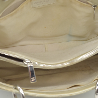 $2900 2006 Chanel Caviar Grand Shopping Tote GST Light Gold 10020025