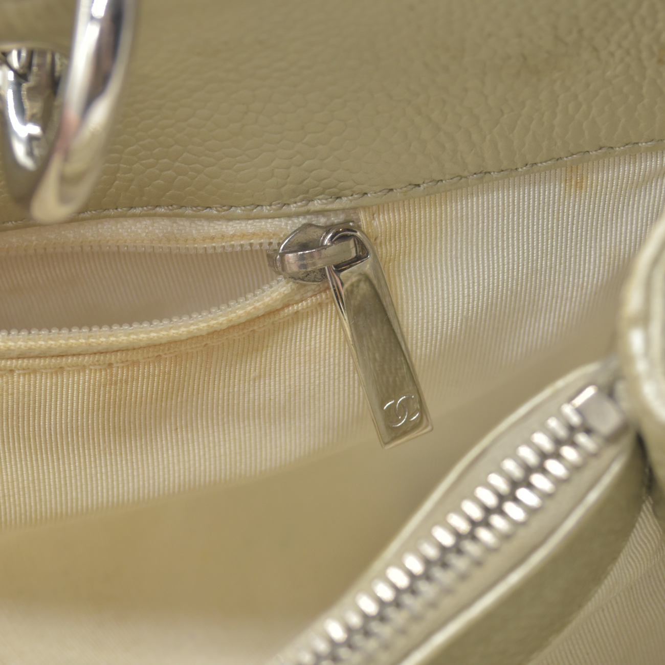 $2900 2006 Chanel Caviar Grand Shopping Tote GST Light Gold 10020025
