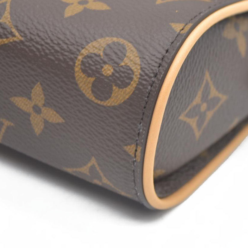 $1630 Louis Vuitton LV Monogram Pochette Camille