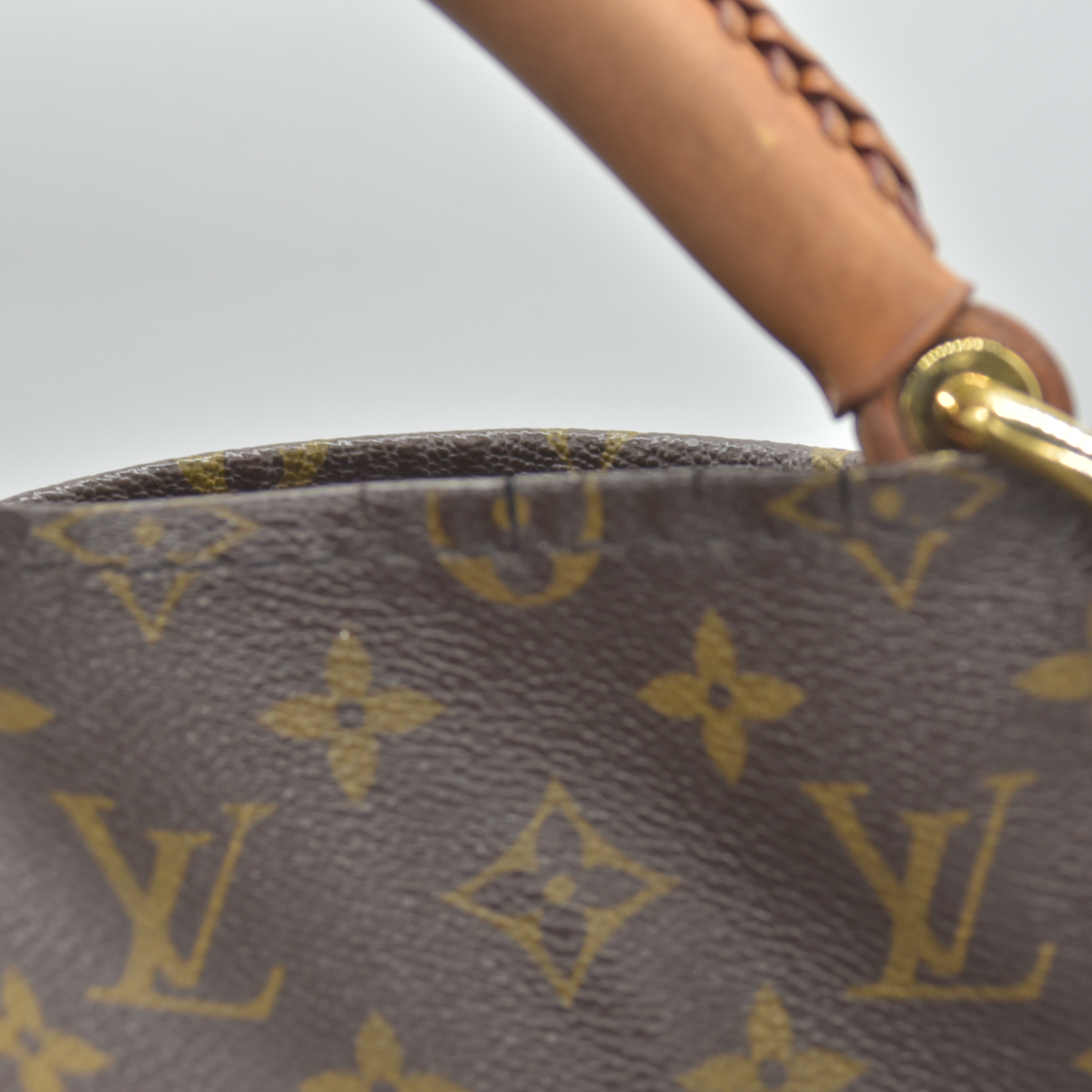 $2500 2010 Louis Vuitton Monogram Artsy GM SD2180