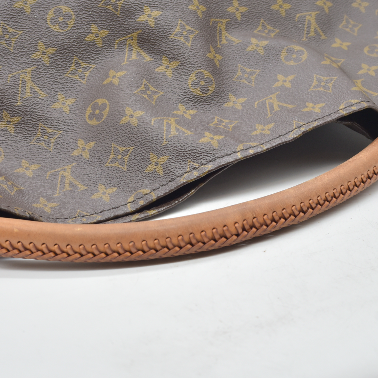 $2500 2010 Louis Vuitton Monogram Artsy GM SD2180