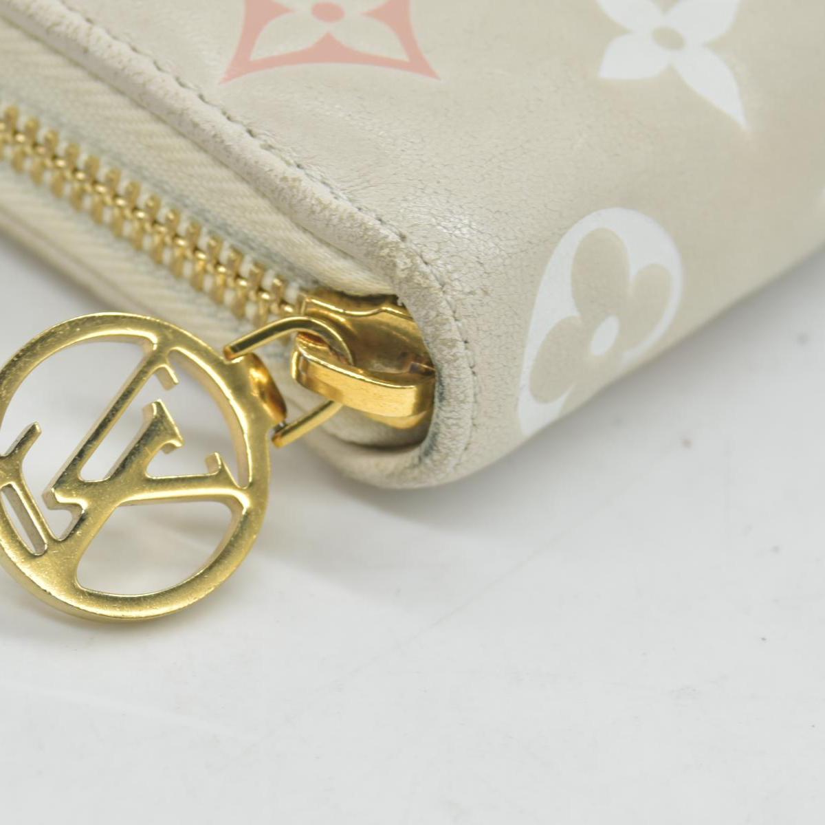 $1490 Louis Vuitton Tricolor Monogram Embossed Lambskin Zippy Wallet 10020060