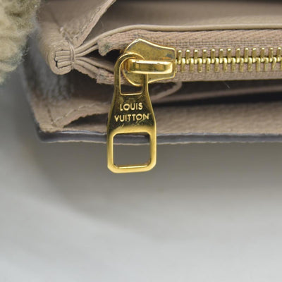 $1060 LOUIS VUITTON Portefeuille Sarah Monogram Empreinte Tourterelle Wallet