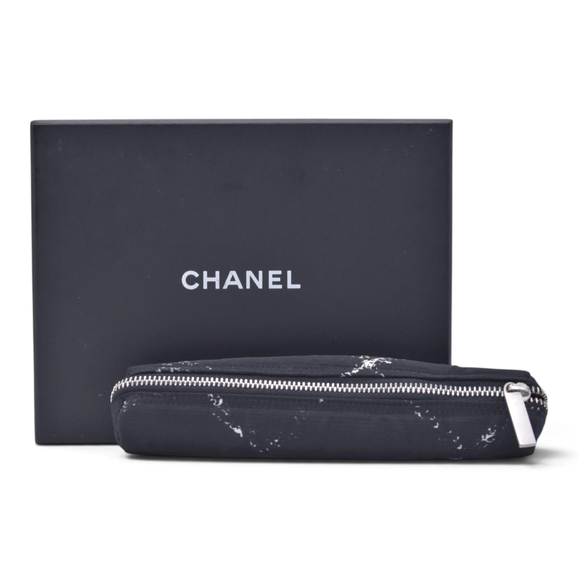 $480 CHANEL Old Travel Line Pencil Case Cosmetic Pouch Black White CONSIGNMENT 10021626