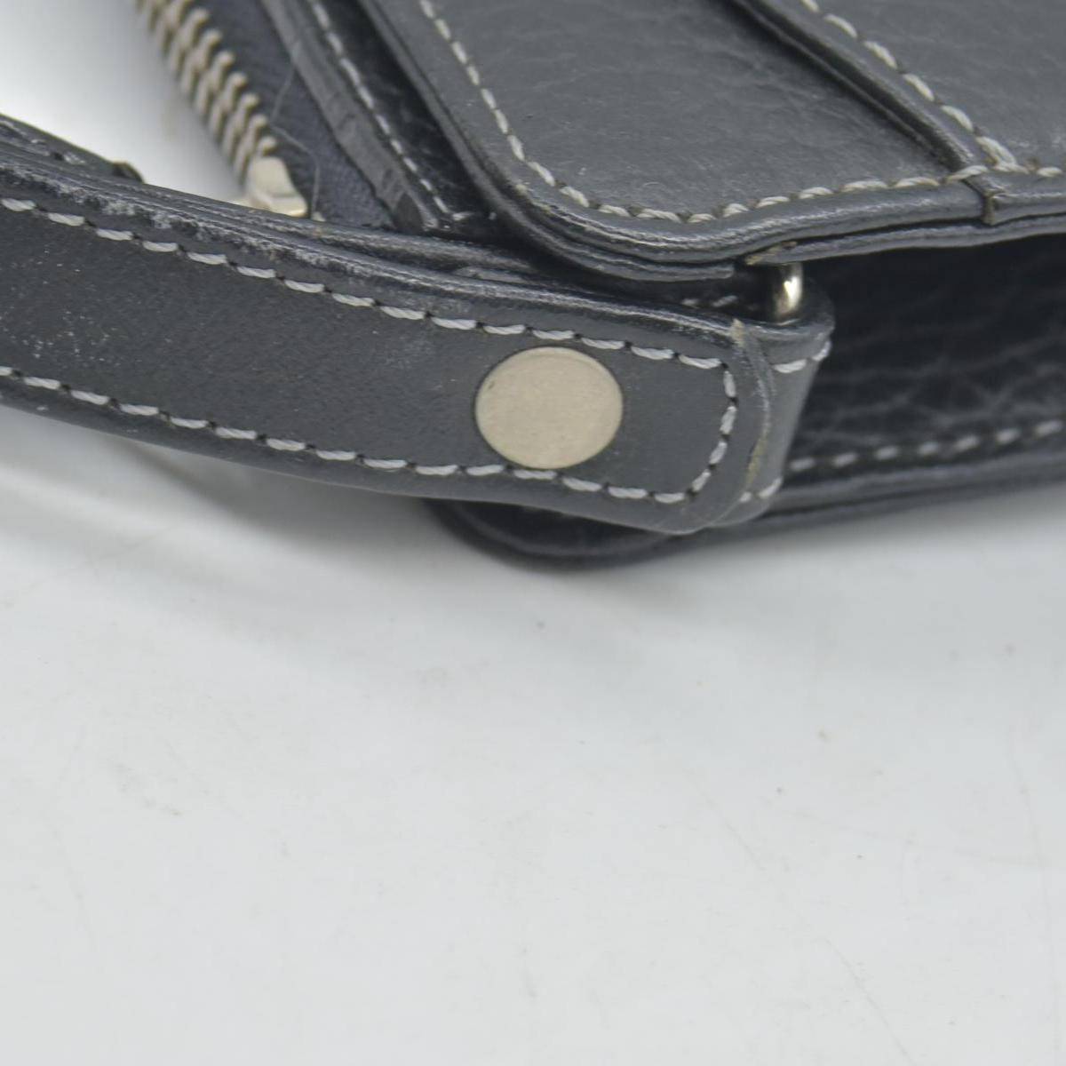 $650 BURBERRYS Black Tumbled Leather Clutch Wristlet With Nova Check Plaid Lining CONSIGNMENT