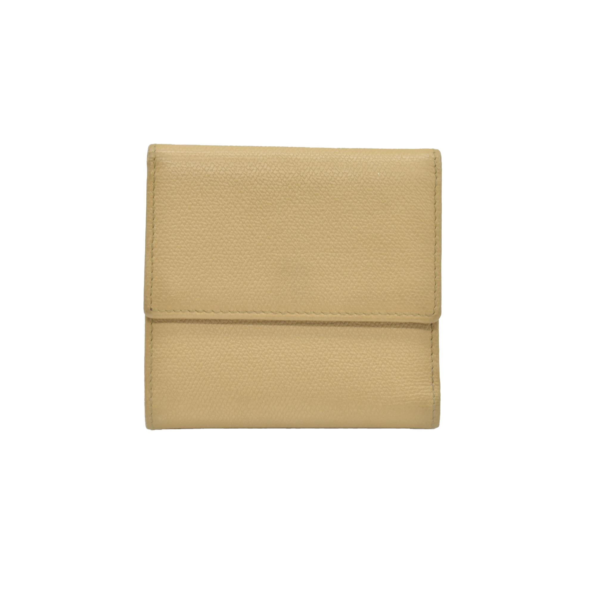 $550 Chanel  Vintage Enamel Button Compact Wallet CONSIGNMENT
