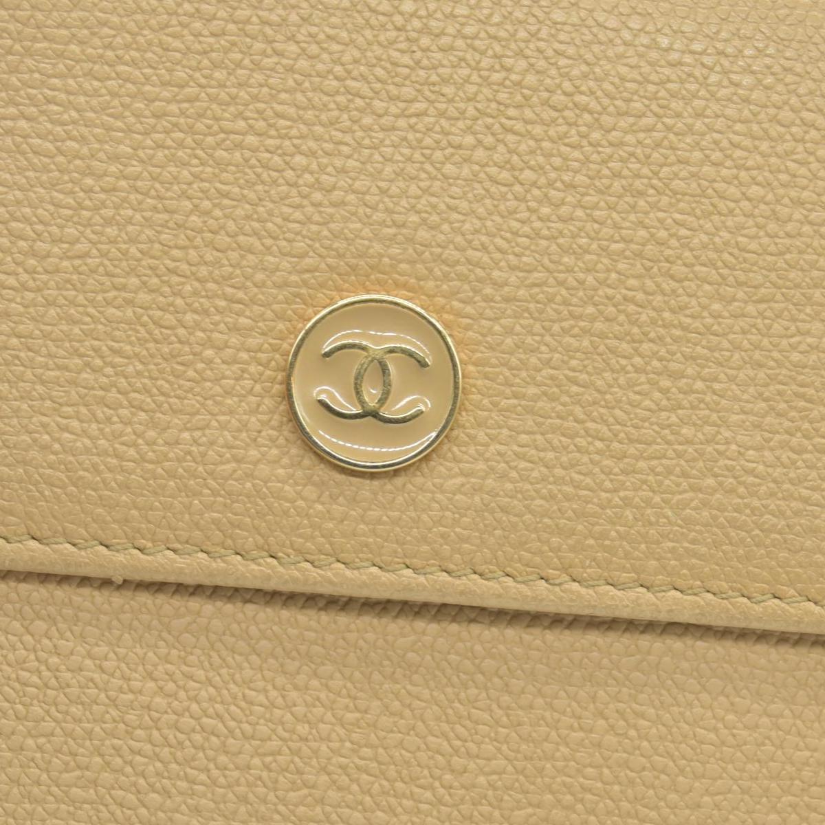 $550 Chanel  Vintage Enamel Button Compact Wallet CONSIGNMENT