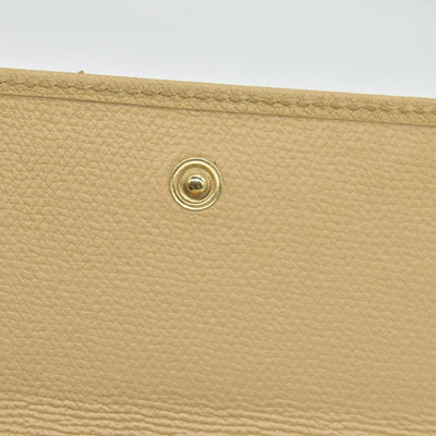 $550 Chanel  Vintage Enamel Button Compact Wallet CONSIGNMENT